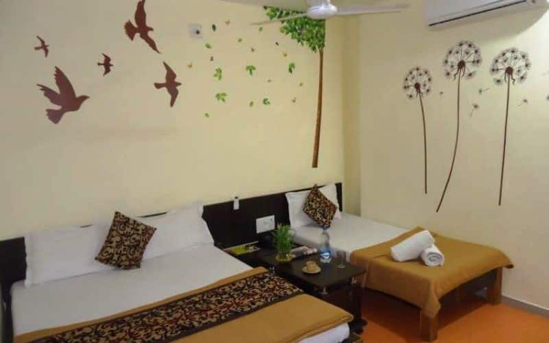 Hotel Relax inn, Ahmedabad 4